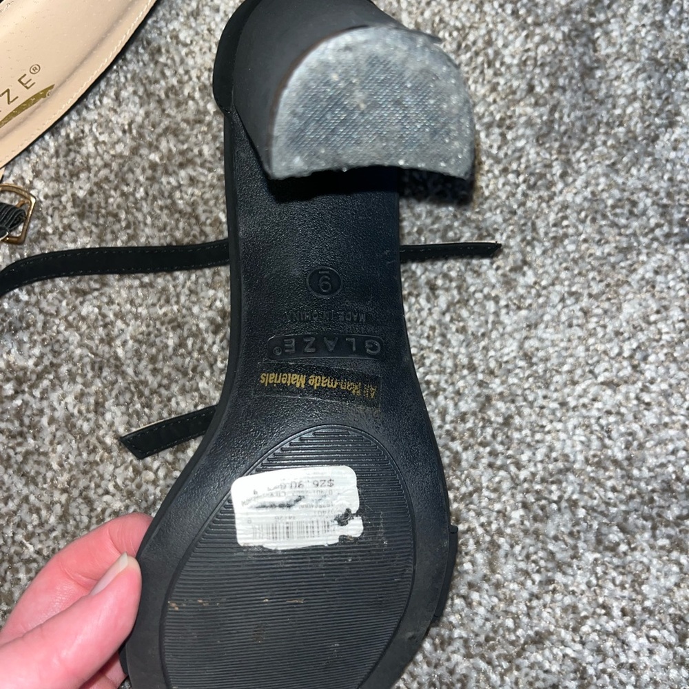 Heels - Picture 3 of 3